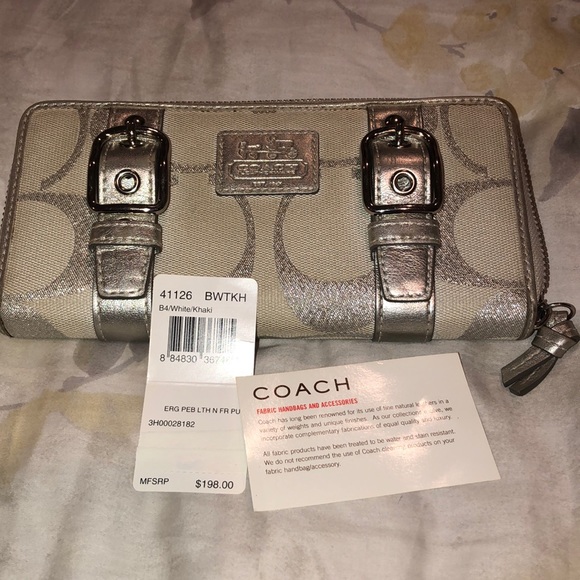 Coach Wallet - Picture 4 of 4